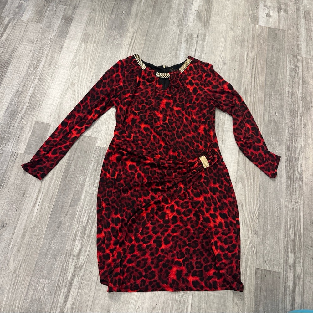Thalia Sodi Dress Sz LG Red Black leopard print Gold Chain  Long Sleeve Stretch